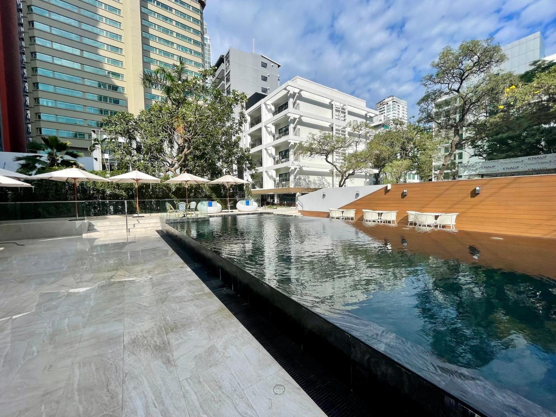 Floral Court Hotel & Residence Sukhumvit 13 曼谷 外观 照片